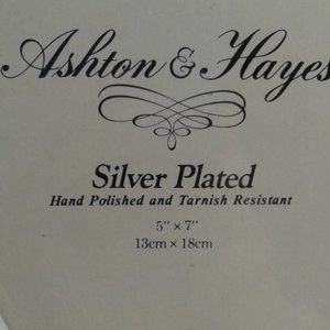 Silverplated 5 x 7 Ashton & Hayes Oval Picture Frame silver standing or wall NWO